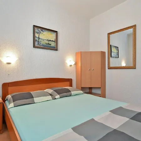 Fuer 4 Personen Ca 40 Qm In Liznjan, Istrien Suedkueste Von Istrien Apartment *