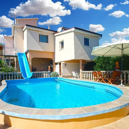 Fuer 4 Personen Ca 40 Qm In Liznjan, Istrien Suedkueste Von Istrien Apartment *